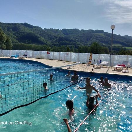 Saint Geniez D'Olt Jolie T2 Amenagee Et Equipee Village Goelia 2 Piscines Chauffees Exterior photo
